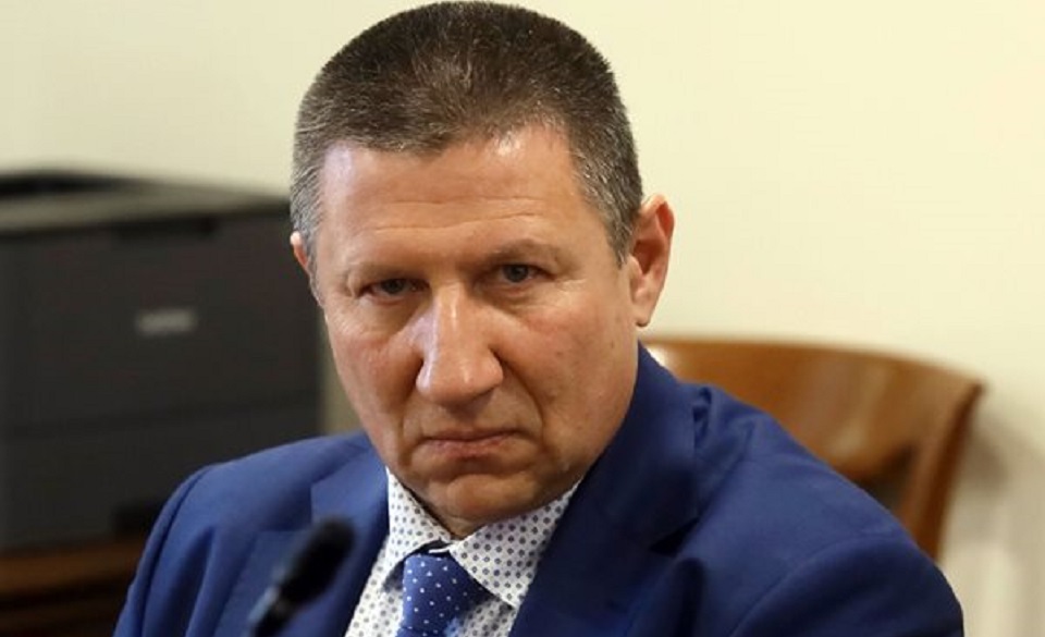 Мистерия: Какво е подписал Борислав Сарафов?