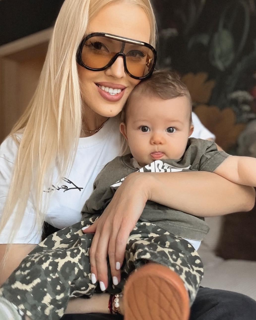 Натали Трифонова хвали Мартин Чой: Грижи се за бебето, а малкият е негово копие