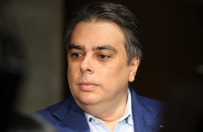Поза „партер“: Асен Василев се слагал за финансов министър