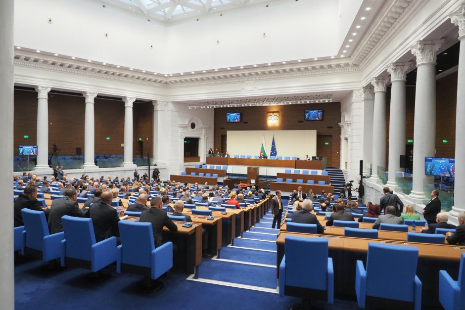 Най-сетне! Секира за депутатските заплати и още реформи