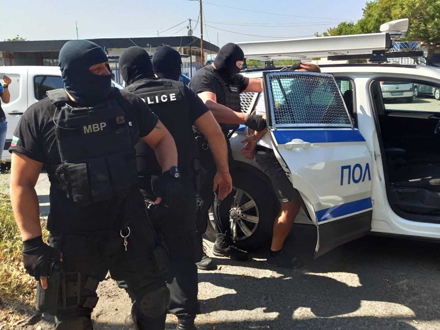 Масови арести във Варна! И общинари са в килия