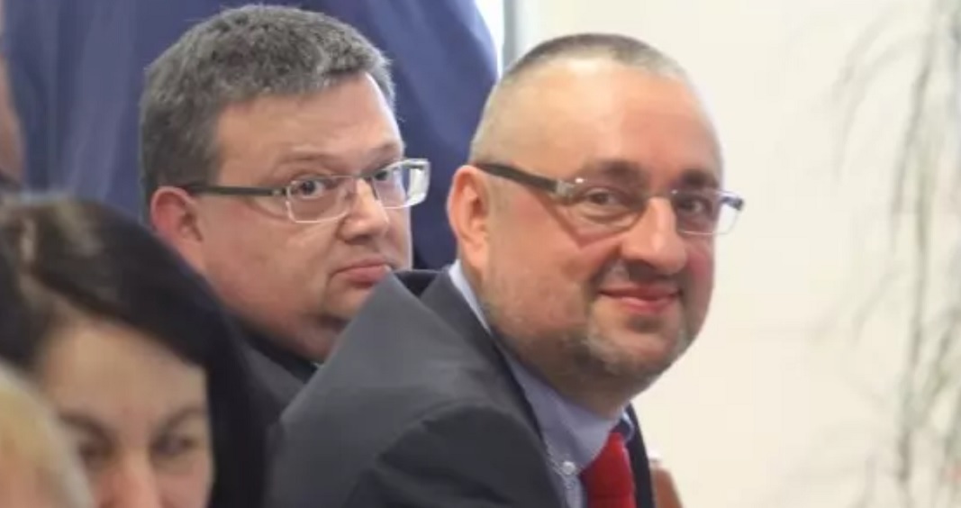 Прокурор до Narod.bg: Сотир Цацаров бута Ясен Тодоров от „Яневагейт”, уредиха ли за хостеса за магистрат?